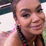 Black amateur babe gets her butt massaged with oil
