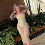 Jen Brett: Canadian Instagram model whos redefining beauty